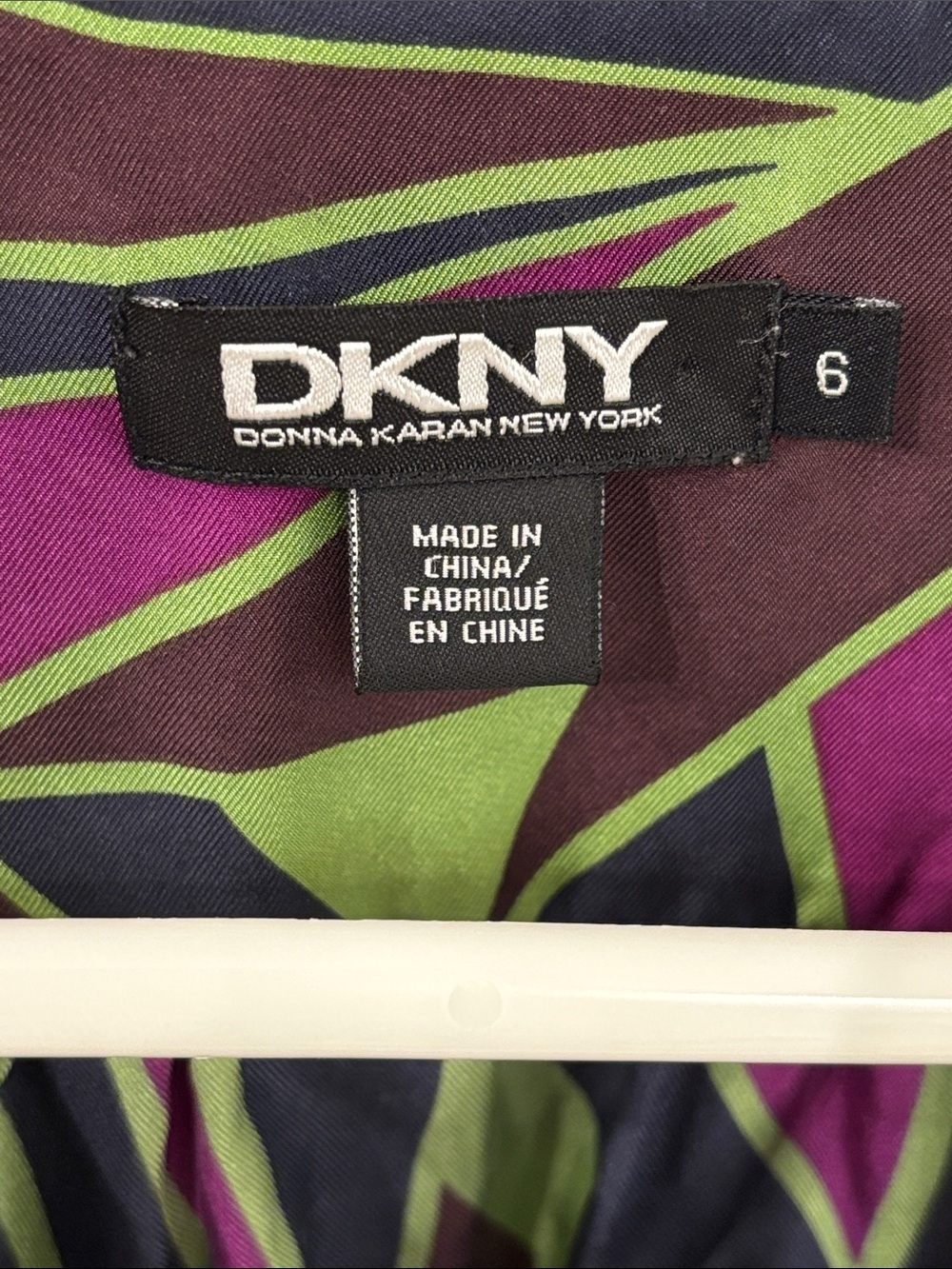DKNY 100% Silk Geometric Print Shift Dress Size 6 Missing Belt - Picture 2 of 8